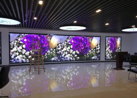 1920Hz 3840Hz P4 จอแสดงผล LED สีในร่มสำหรับคอนเสิร์ตของโบสถ์