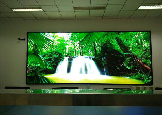 หน้าจอ LED สีความละเอียดสูง 4k P2.5 หน้าจอทีวี LED ภายในอาคาร