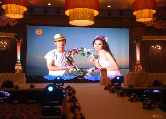 การหล่อตาย RGB P2.5 HD Led Display ในอาคารสำหรับพื้นหลังเวทีการรับประกัน 2 ปี