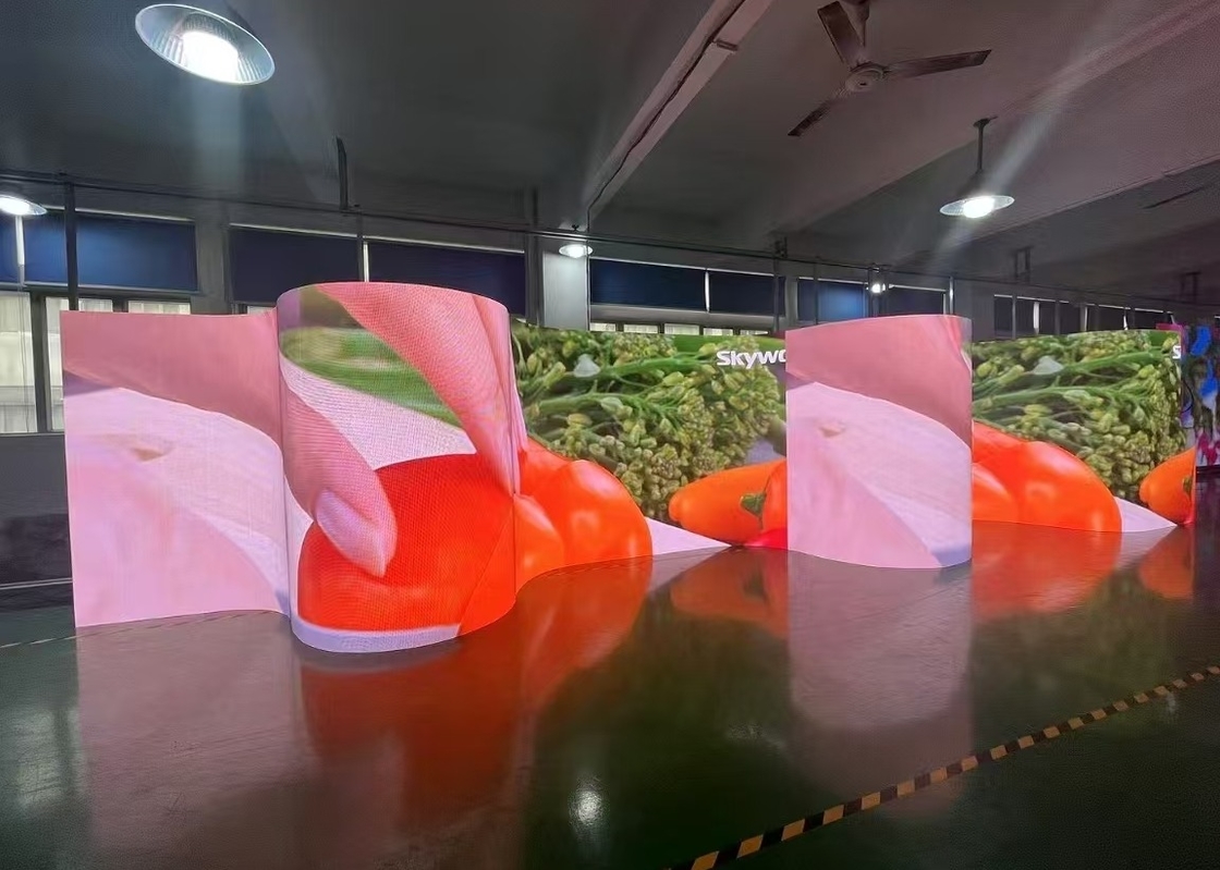 จอ LED เช่าแบบยืดหยุ่นและอ่อนนุ่มสำหรับในร่ม HD P1.9/P2.6 ขนาด 500*500/500*1000 มม. สำหรับเวที